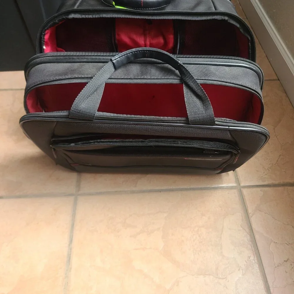 Samsonite Classic Business Laptop Rolling Briefcase - Picture 4 of 10